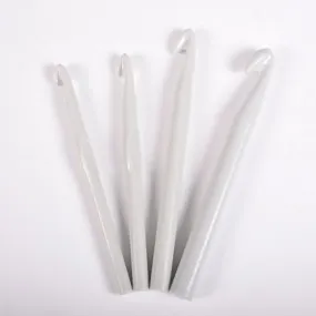 Crochet plastique 17cm / n°12