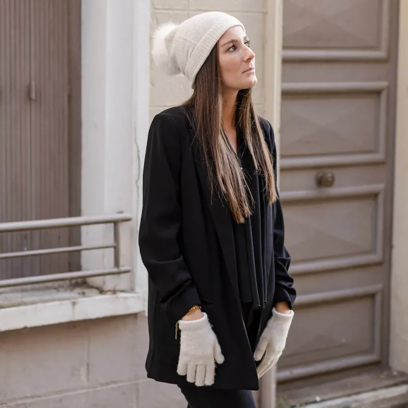 Le bonnet blanc avec pompon en fourrure renard - Léa Clément - Scarpe