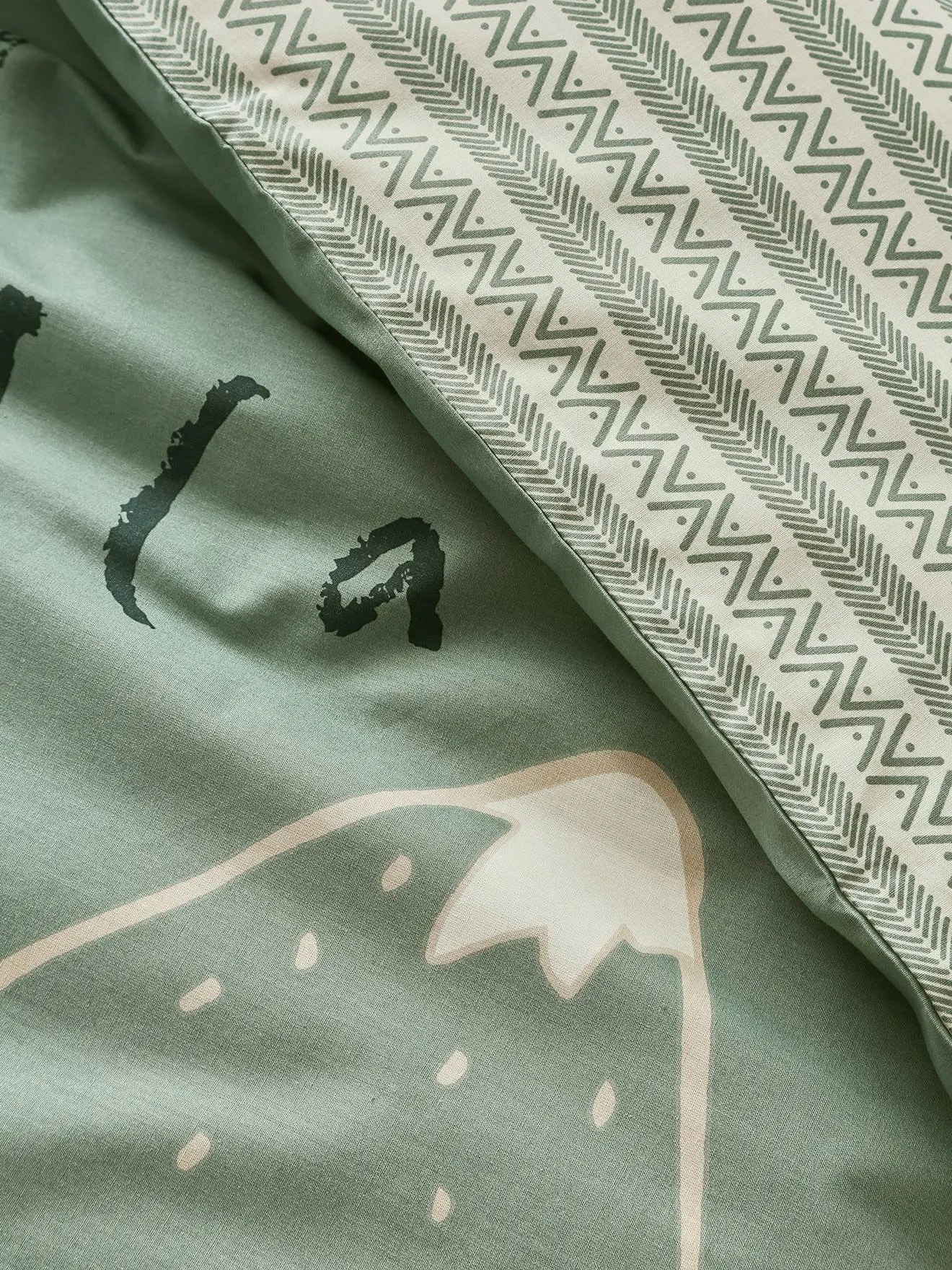 Parure housse de couette + taie d'oreiller avec coton recyclé NOMAD vert imprimé - Vertbaudet