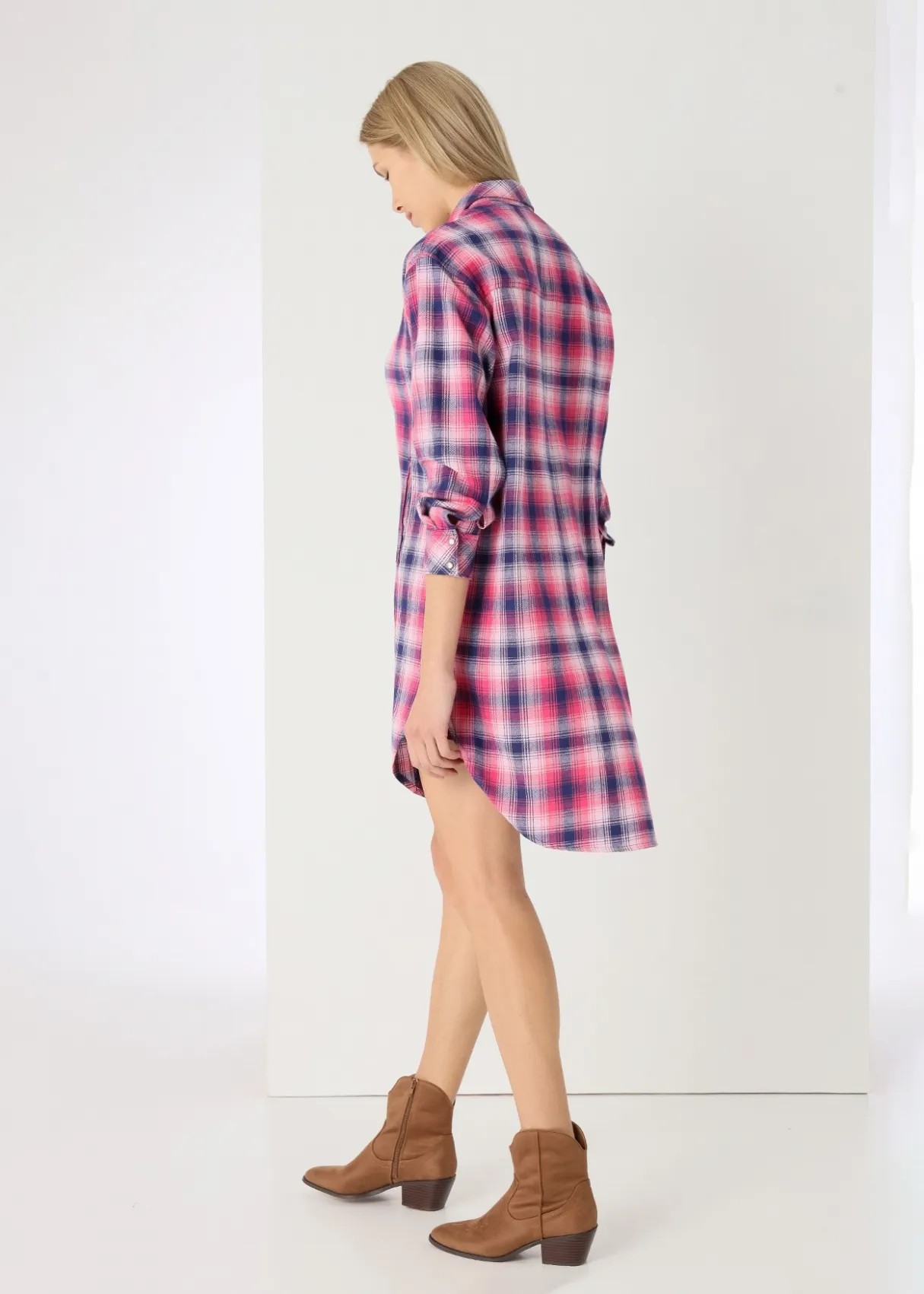 Robe-chemise courte à carreaux poches latérales