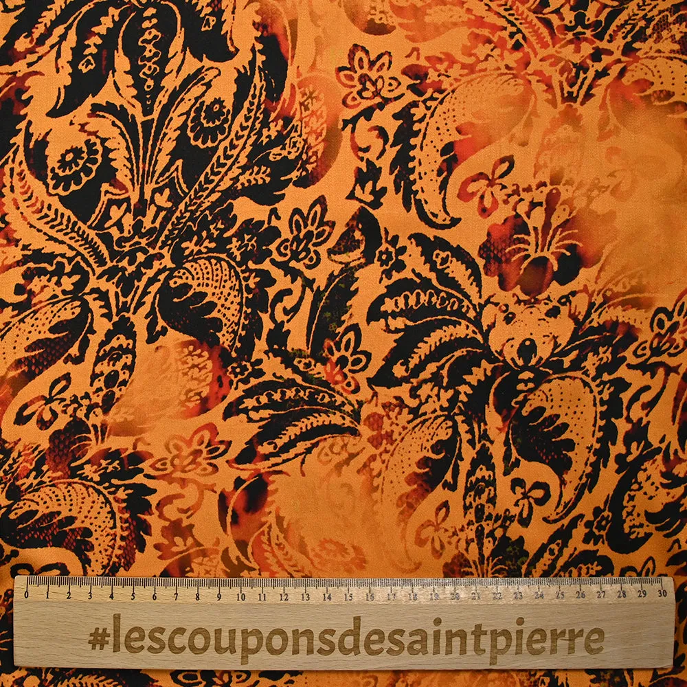 Satin de viscose imprimé cachemire flou fond orange